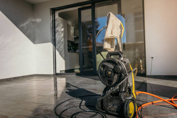 Best Pool Deck Cleaning  in South Farmingdale, NY